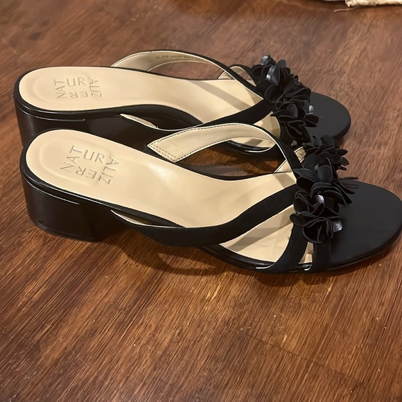 Naturalizer Black Jupiter Block Heel Slide Dress Sandals flower details size 9.5 - Picture 8 of 8